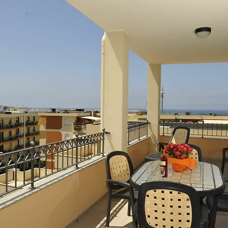 Karol Apart Otel 2*